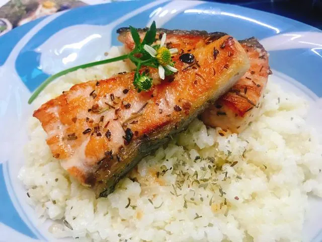 露營食譜2026  8 個簡易高質露營食譜 露營早餐主菜甜品！