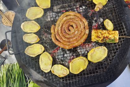 巨龙特色火盆烧烤