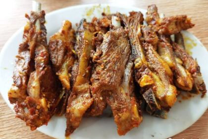 妥穆洒东乡手抓美食