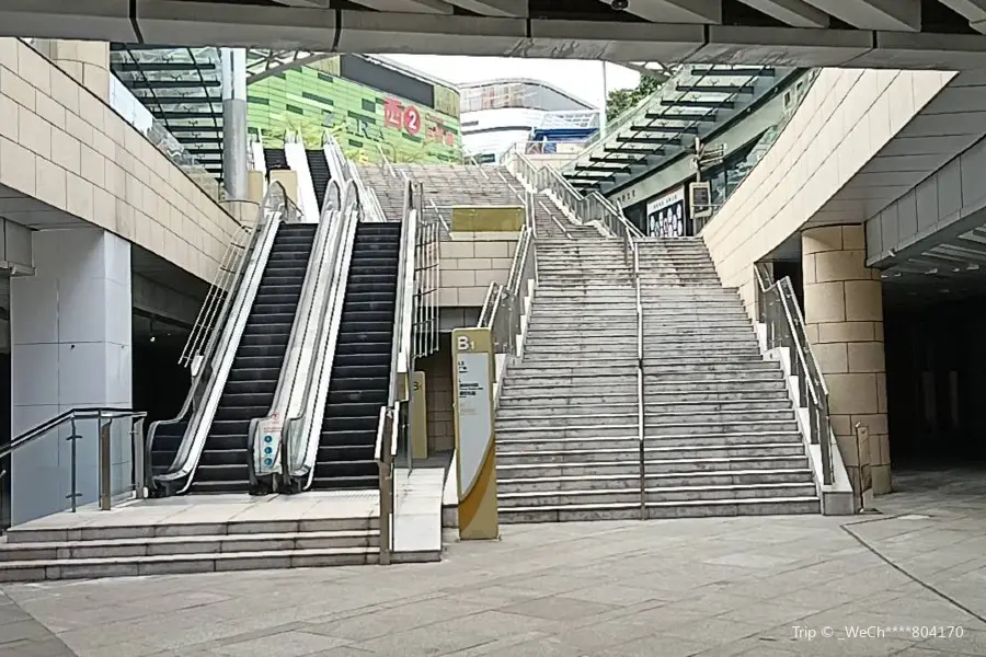 Riyue Guangchang Xiachen Square