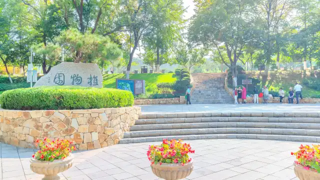 鄰近大連植物園的酒店