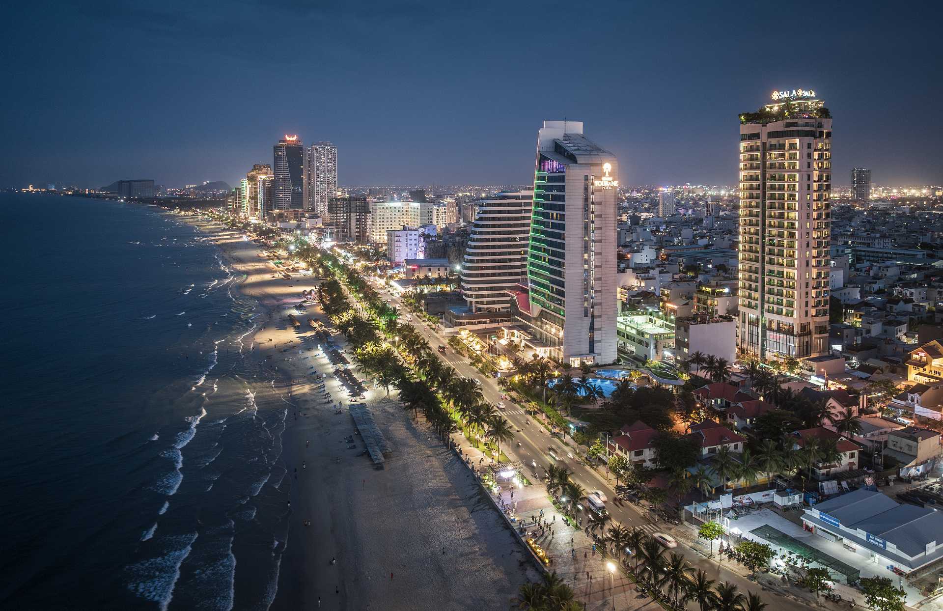 หาดหมีเคในดานัง: โรงแรมริมชายฝั่งและถนนโว เหงียน ซ้าป