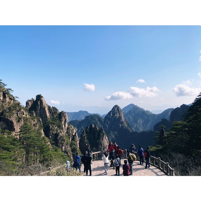 Stunning view from Mount Huangshan 