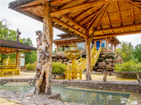 บ่อน้ําพุร้อนเป่าวูหลง