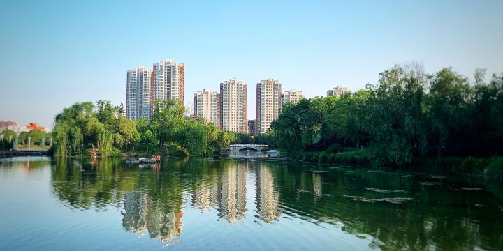 Dengzhou People's Park