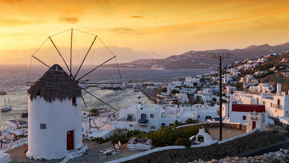 Sunset Sightseeing in Mykonos