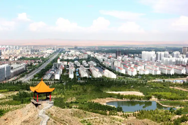 Hotels near Wuhai City Sports Center - Swimming Pool