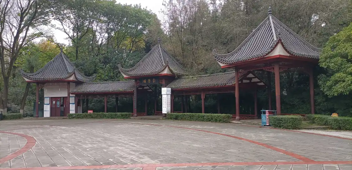Hotels near Qilin Park