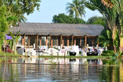 Seeds Restaurant & Lounge