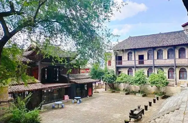 Hotels near Zhenyuan Tianhou Temple