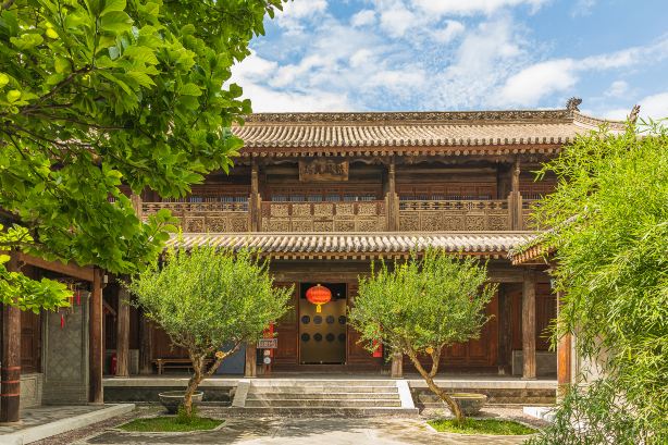 Hu's Mansion