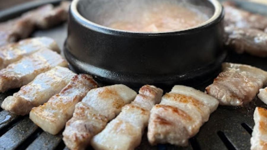 ungteori saenggogi - Hongdae (Korean bbq restaurant)