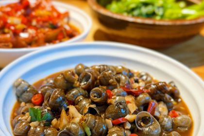 清晨落夜小酒馆