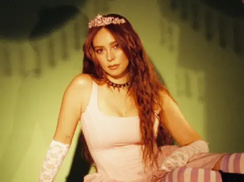 LØLØ - god forbid a girl goes on tour!