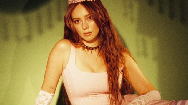 LØLØ - god forbid a girl goes on tour!