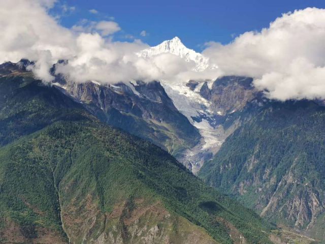 卡瓦格博峰