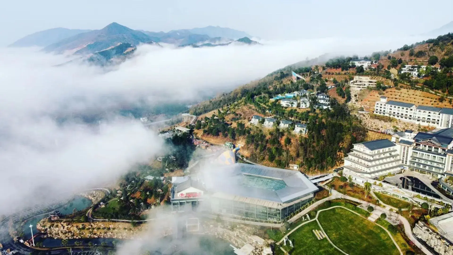 Reshi Cloud-Top Hot Spring