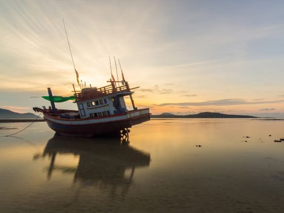 Hua Thanon Beach