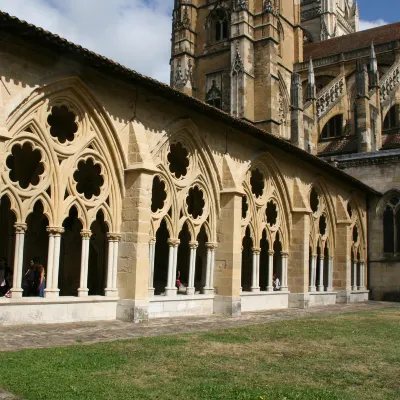 Vuelos a Brive-la-Gaillarde Azul