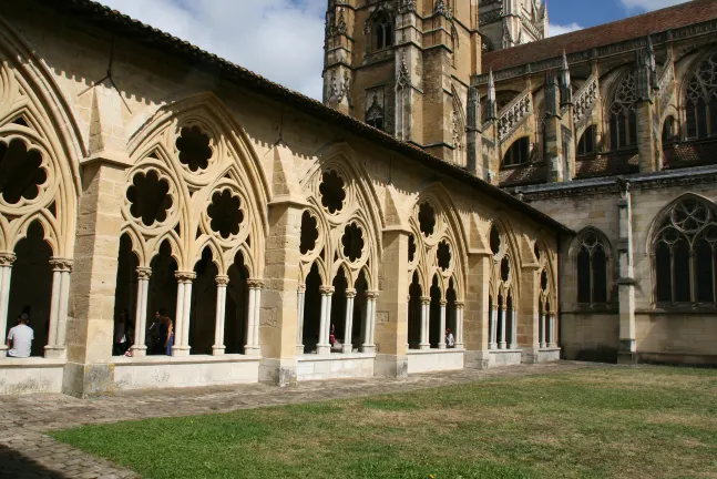 Saint Marie Cathedral โรงแรมใกล้เคียง