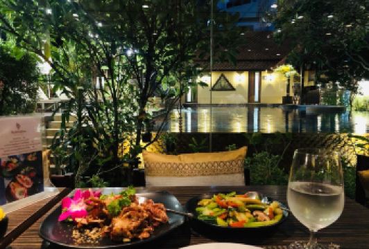 RUEN URAI FINE THAI CUISINE User Photo