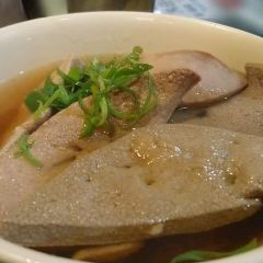 Sister Wah 여행 사진