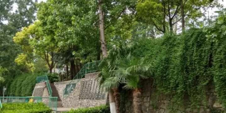 月亮湖休閑廣場