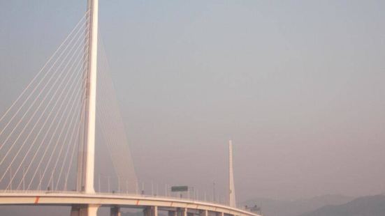 深圳湾大桥(Shenzhen Bay Bridge)，原称深