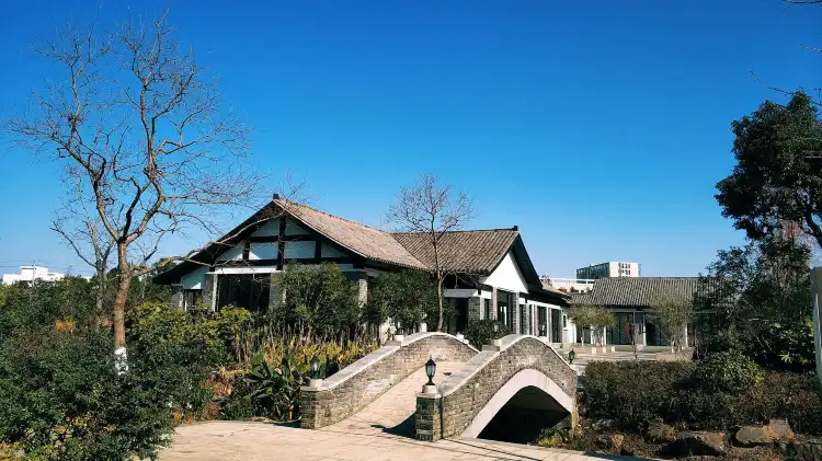 Hotels near Oujiangkou Xinyue Park