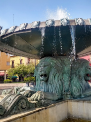 De los Leones Fountain