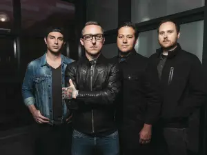 เกาะแนนทัคเก็ต | Yellowcard ทัวร์