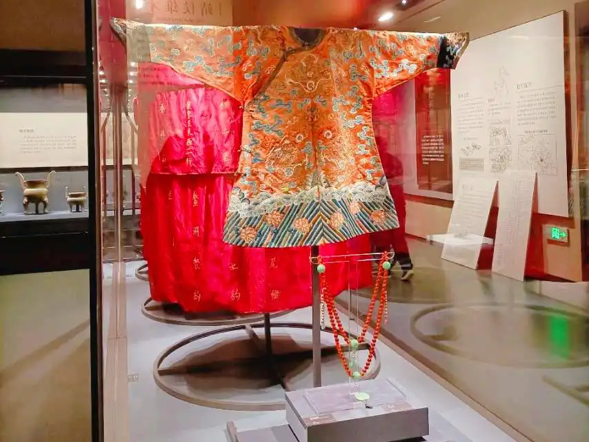 Hotels near Fuyang Museum