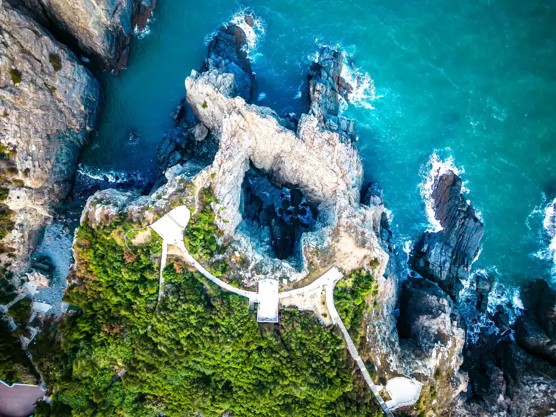 Hotels near Xianrenjing
