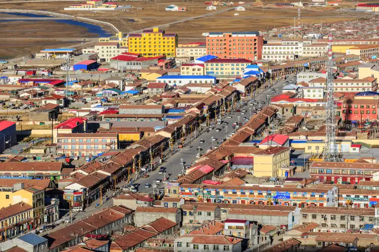 Hotels in Darlag
