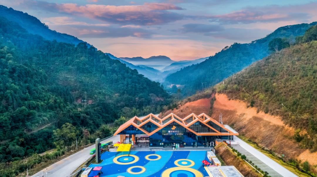 Maozifeng Tourist Area