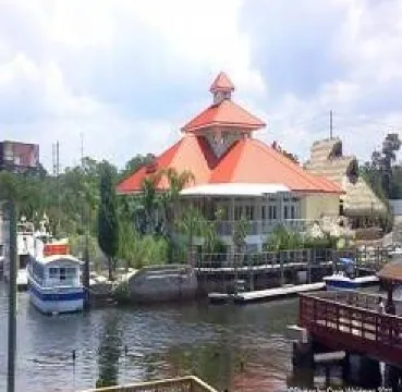 Catches Waterfront Grille