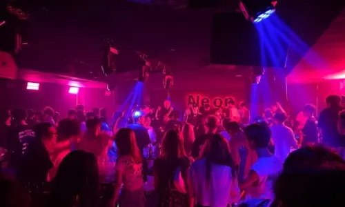 Neon House Hiphop酒吧