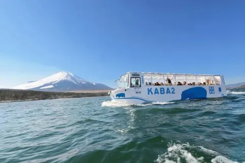 Kaba Bus Yamanakako Amphibious Bus