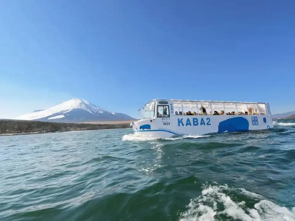2_KABAバス 山中湖 水陸両用バス