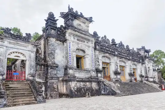 Các khách sạn gần Lăng Dục Ðức