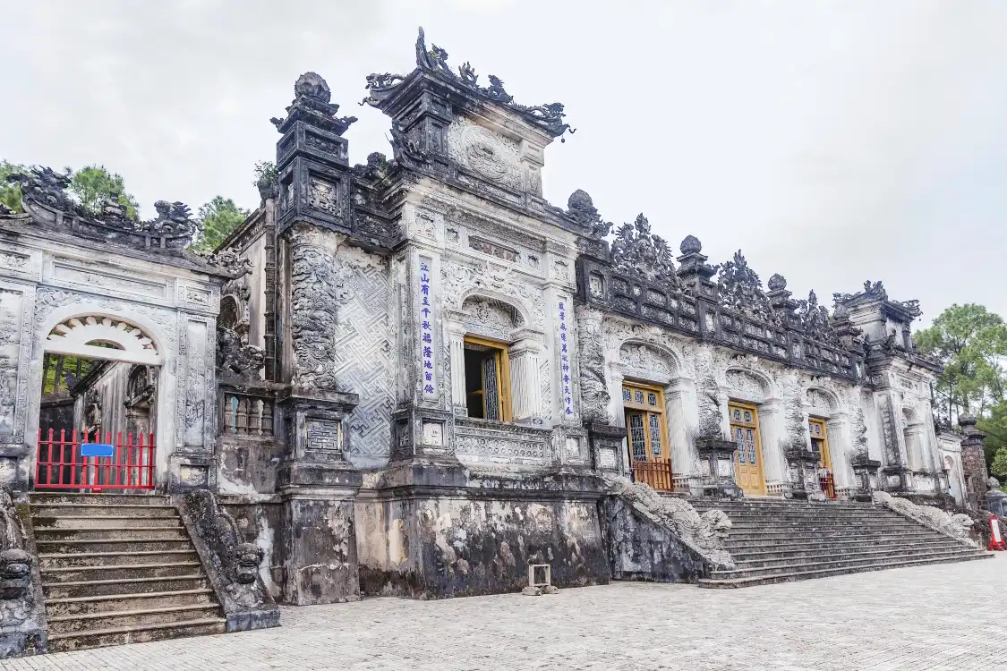Hotels near Tomb of Dục Đức