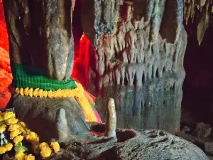 Le Khao Kob Cave