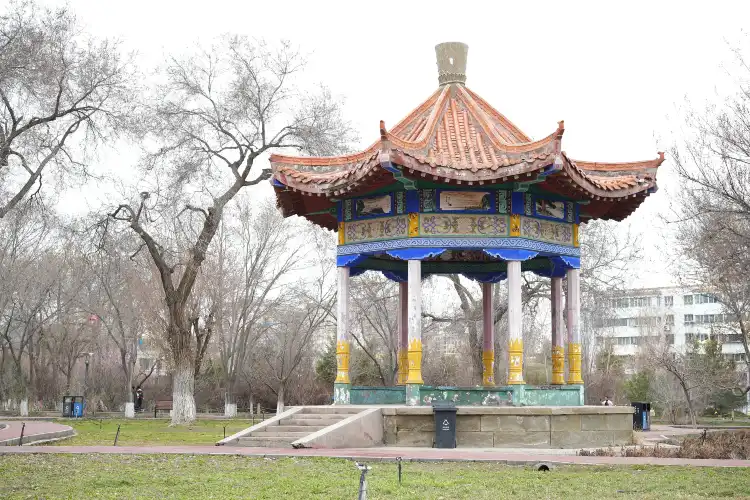 Hotels near Urumqi Botanical Garden