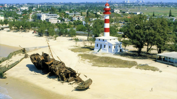 Macuti Lighthouse and Shipwreck