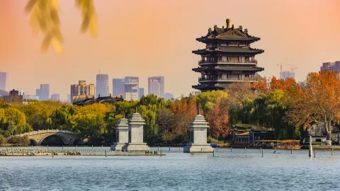 Daming Lake Scenic Area - Chaoran Pavilion attraction in Jinan