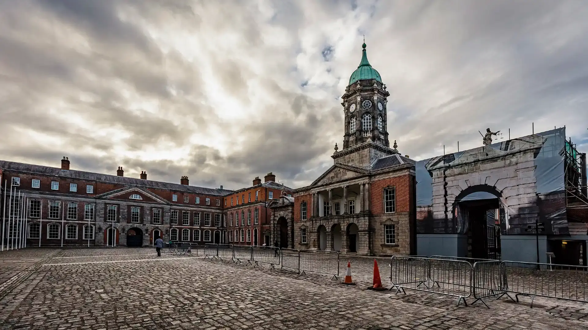 Hotels near Dublin Castle