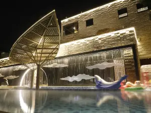 Nanquan Park Hot Spring Club