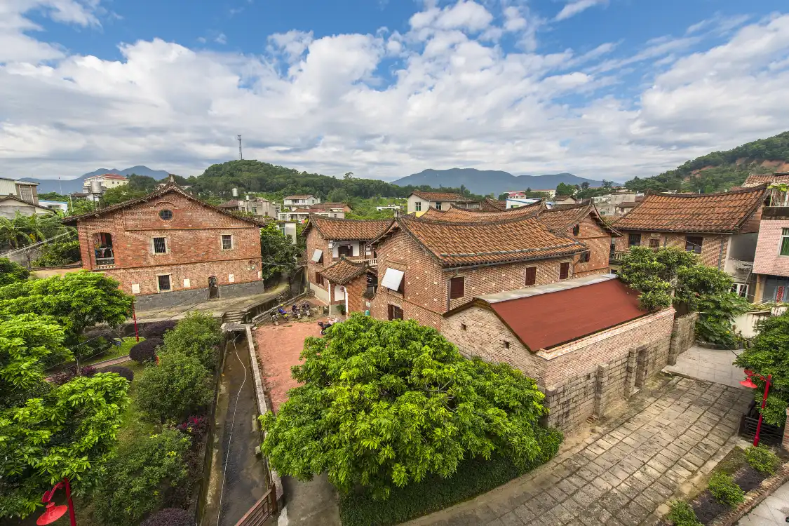 Hotels near Houhuangcun