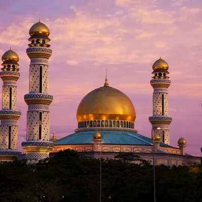 Отели рядом с достопримечательностью «Yayasan Sultan Haji Hassanal Bolkiah Complex»