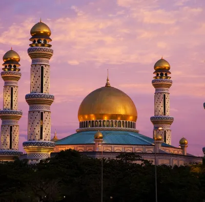 โรงแรมใกล้Suri Seri Begawan Raja Pengiran Anak Damit Mosque